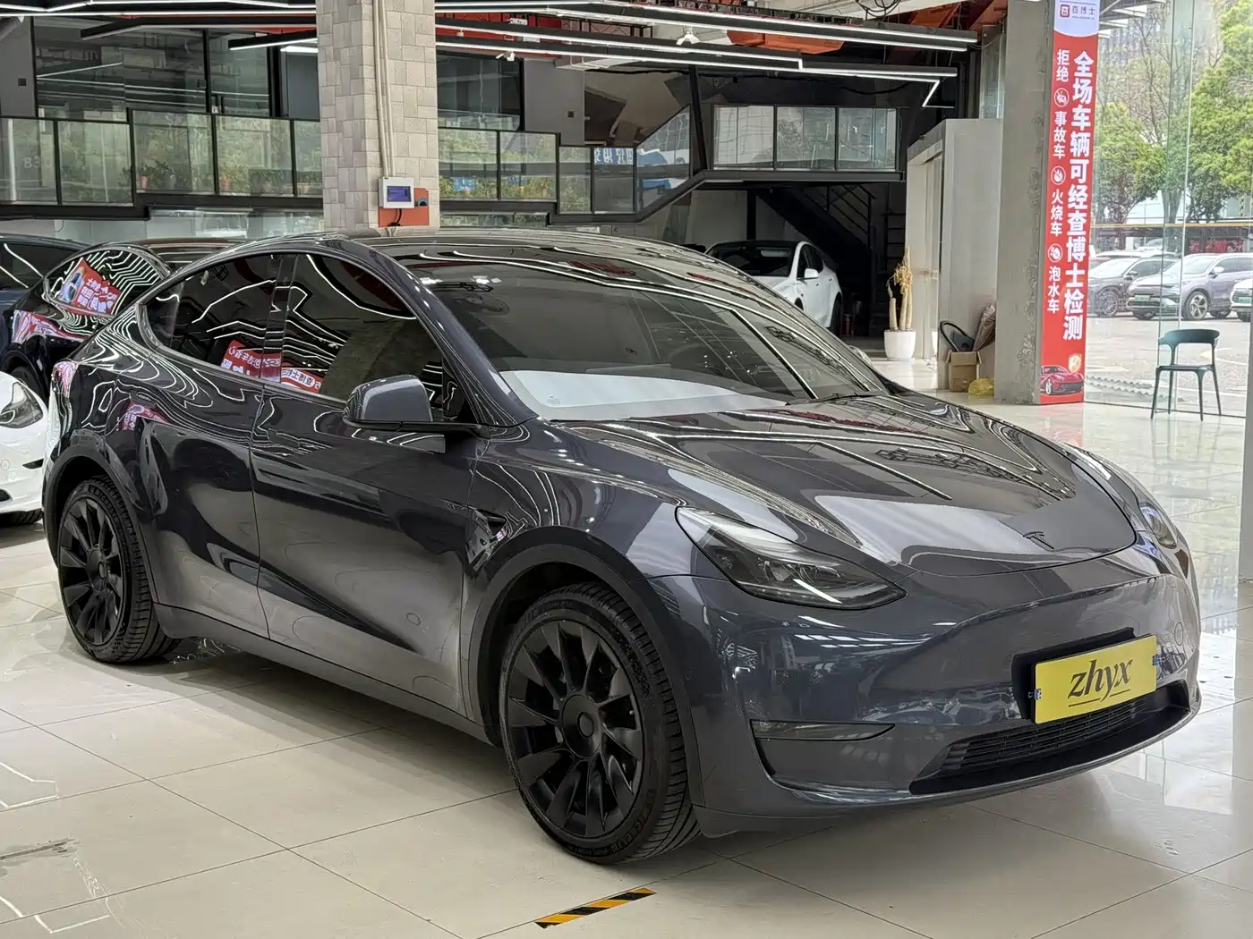 TESLA MODEL Y