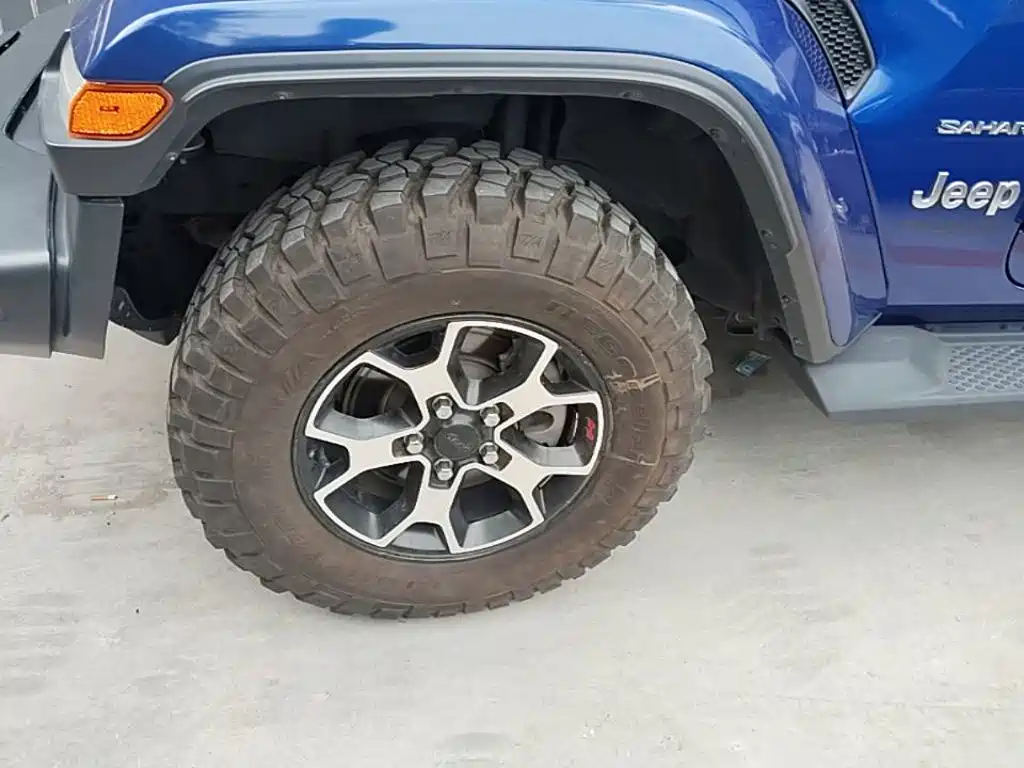 Photo 23 - Jeep Wrangler