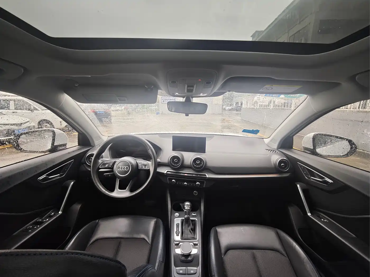 AUDI Q2L E-TRON