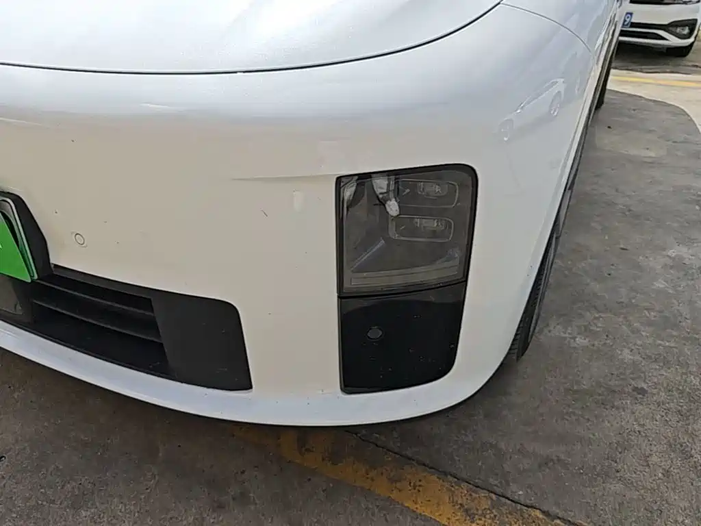 Li Auto i6 2025 2025 4WD Base Model