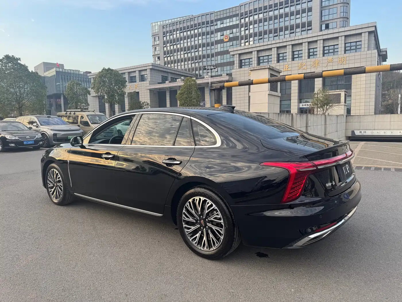 Hongqi H5 2023 2.0T Auto Smart Connect Flag Comfort фото 7