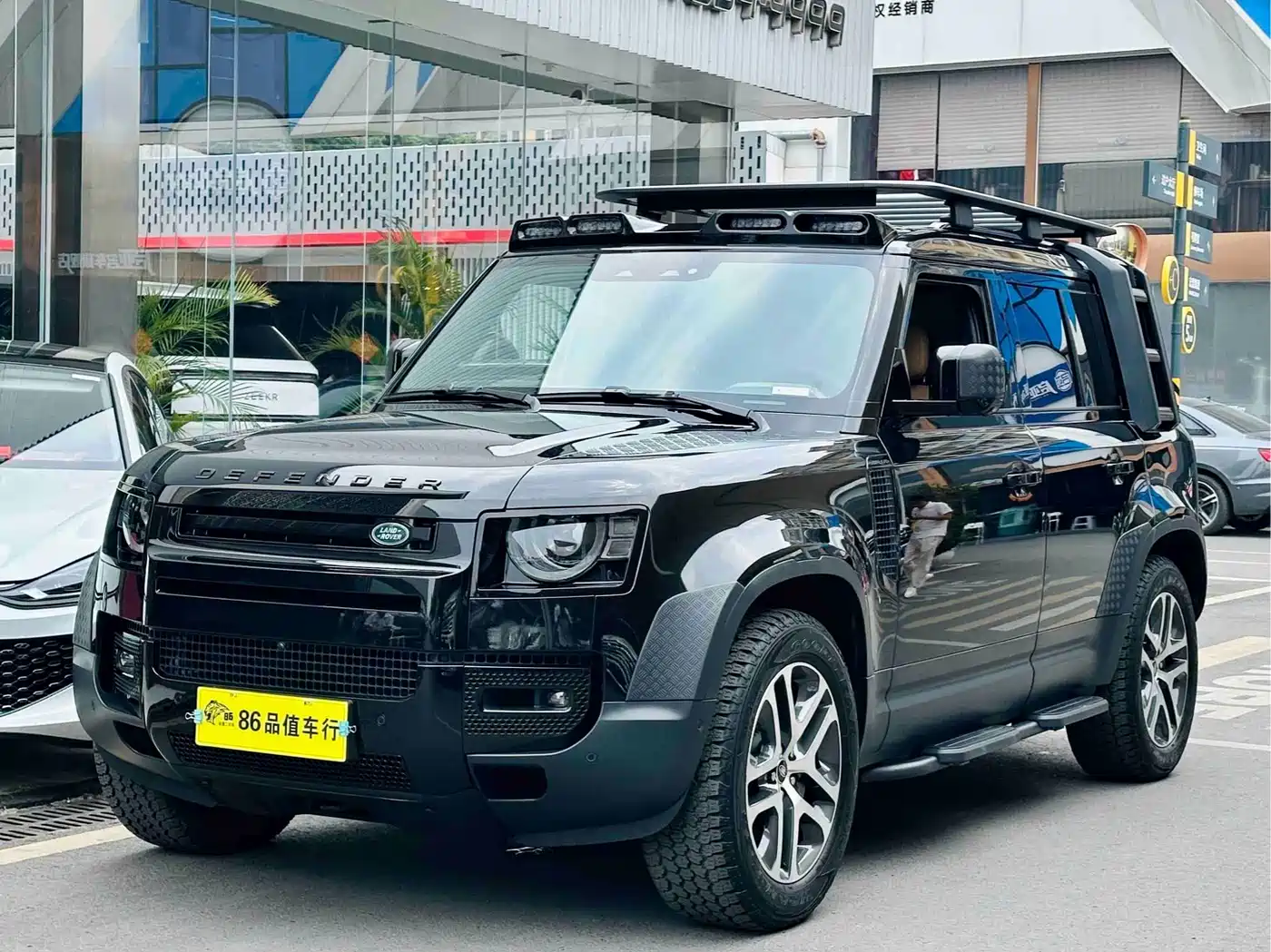 Land Rover Defender 2025 110 3.0T P400 -Dynamic HSE