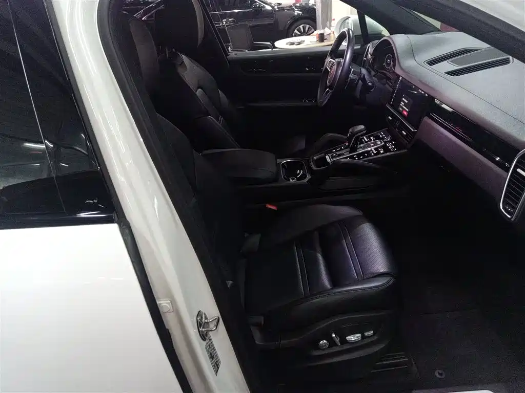 Porsche Cayenne 2018 Cayenne 3.0T фото 20
