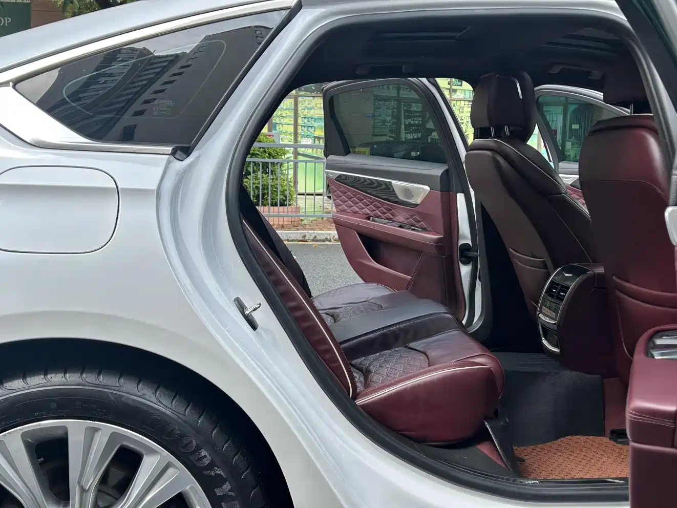 Фото 11 - Cadillac CT6