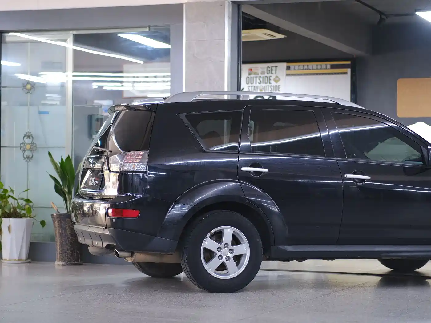 Mitsubishi Outlander (Import) 2009 2.4 Fashion фото 4