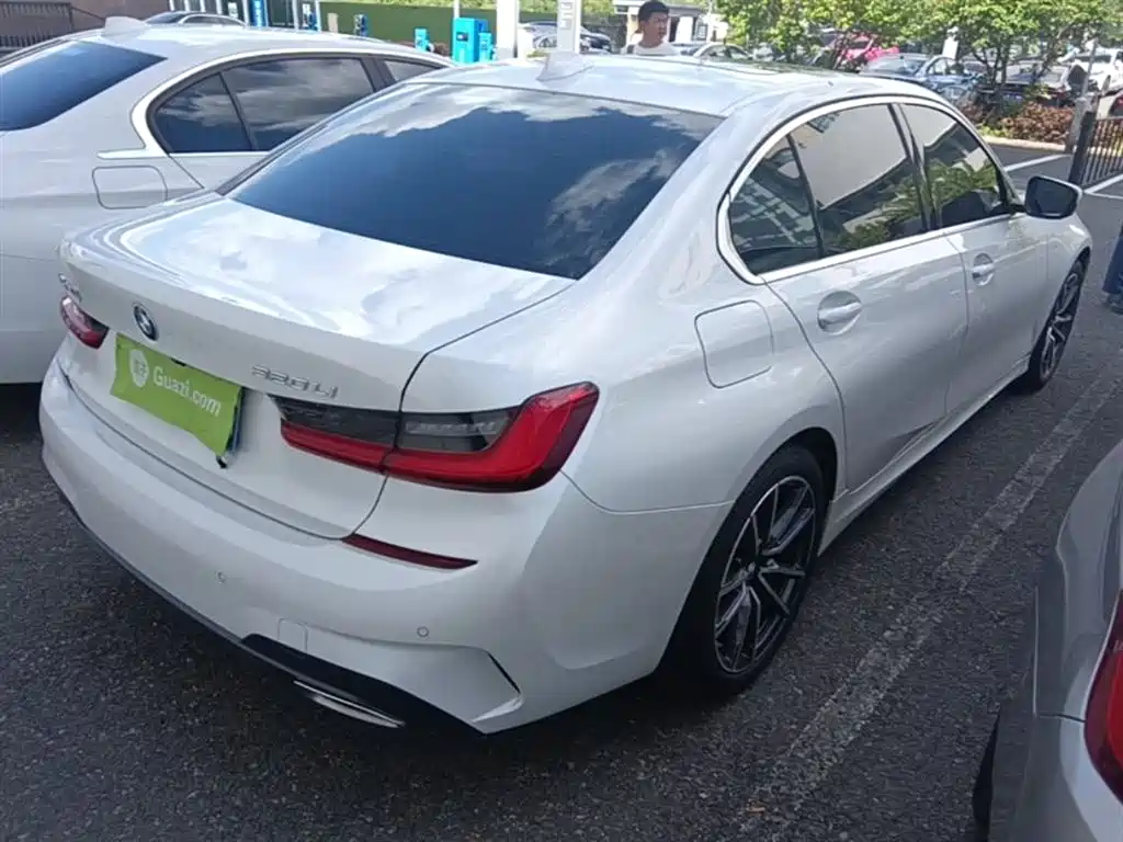 BMW 3-SERIES