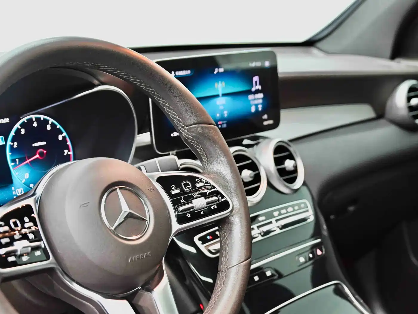 Mercedes-Benz GLC 2020 Facelift GLC 260 L 4MATIC Dynamic фото 26