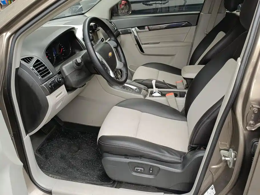 Chevrolet Captiva 2017 2015 2.4L 2WD Urban Edition 5-seater