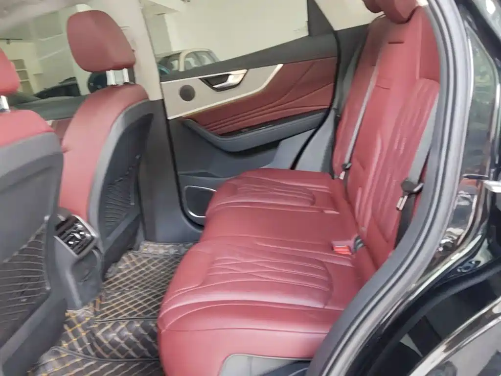 Hongqi HS5 2025 2025 2.0T 4WD Qixiang Pro