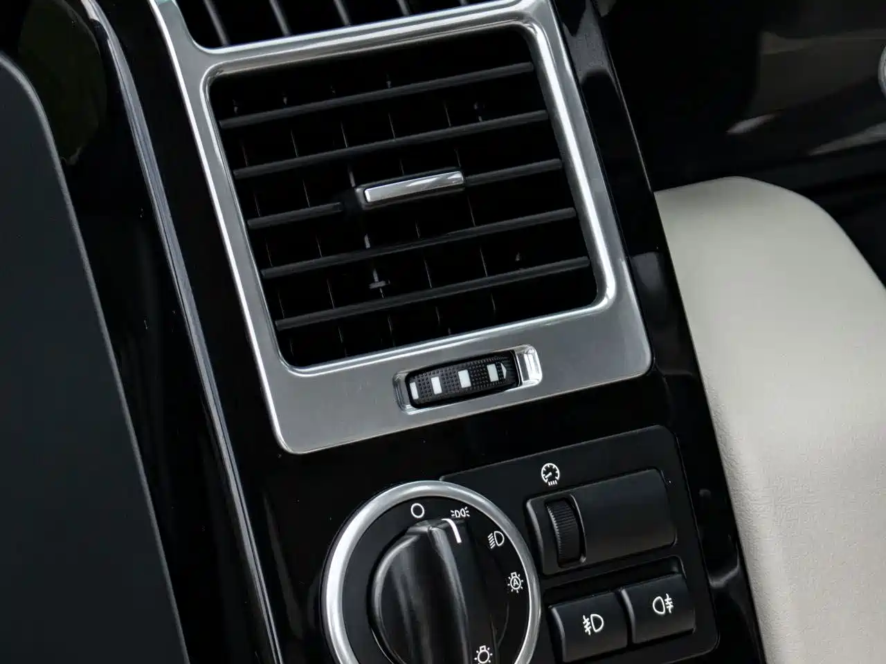 Land Rover Range Rover 2011 2012 5.0 SC V8
