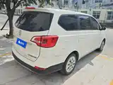 Photo 3 - Baojun 730
