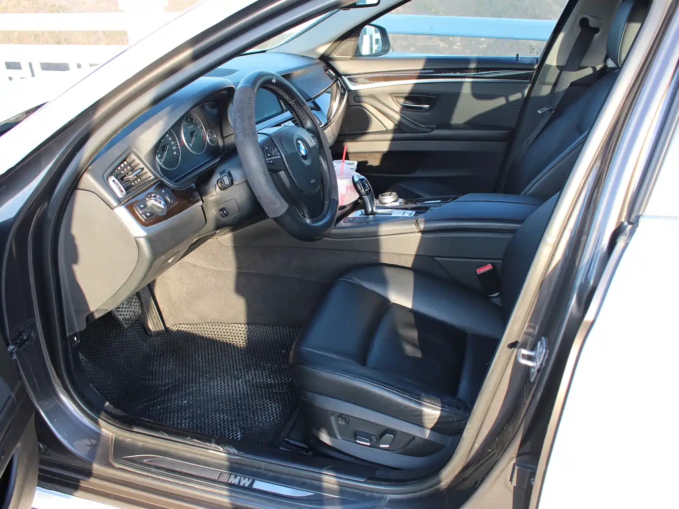 BMW 5 Series 2012 523Li Luxury фото 4