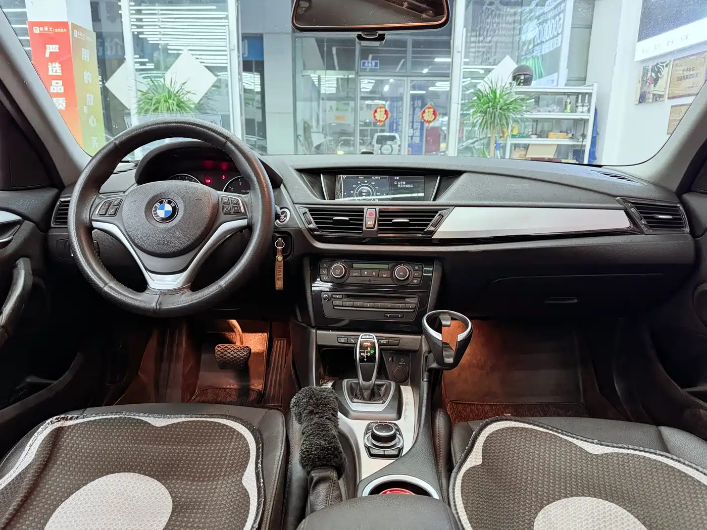BMW X1 2014 sDrive18i Leading Edition фото 11