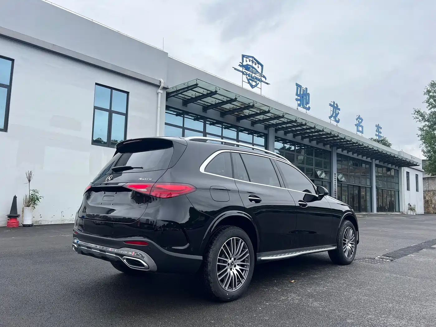 MERCEDES-BENZ GLC