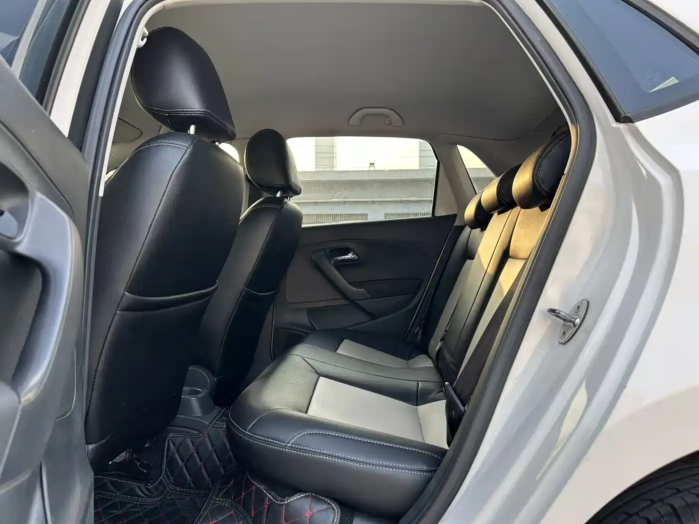 Volkswagen Polo 2016 1.4L Manual Trend фото 6