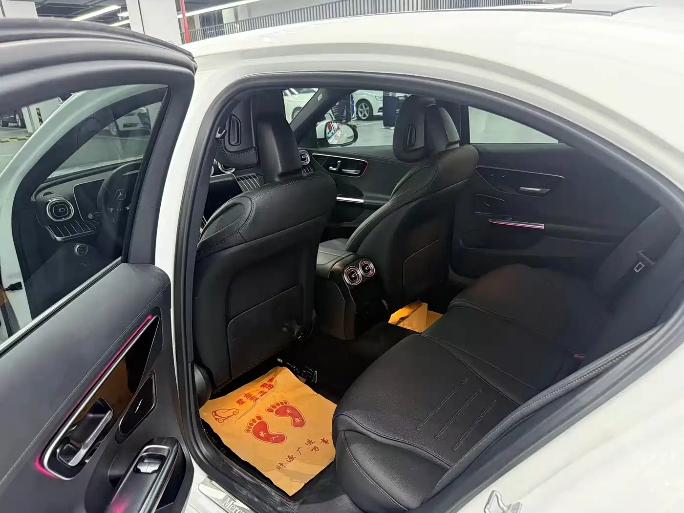 Фото 9 - Mercedes-Benz C-Class