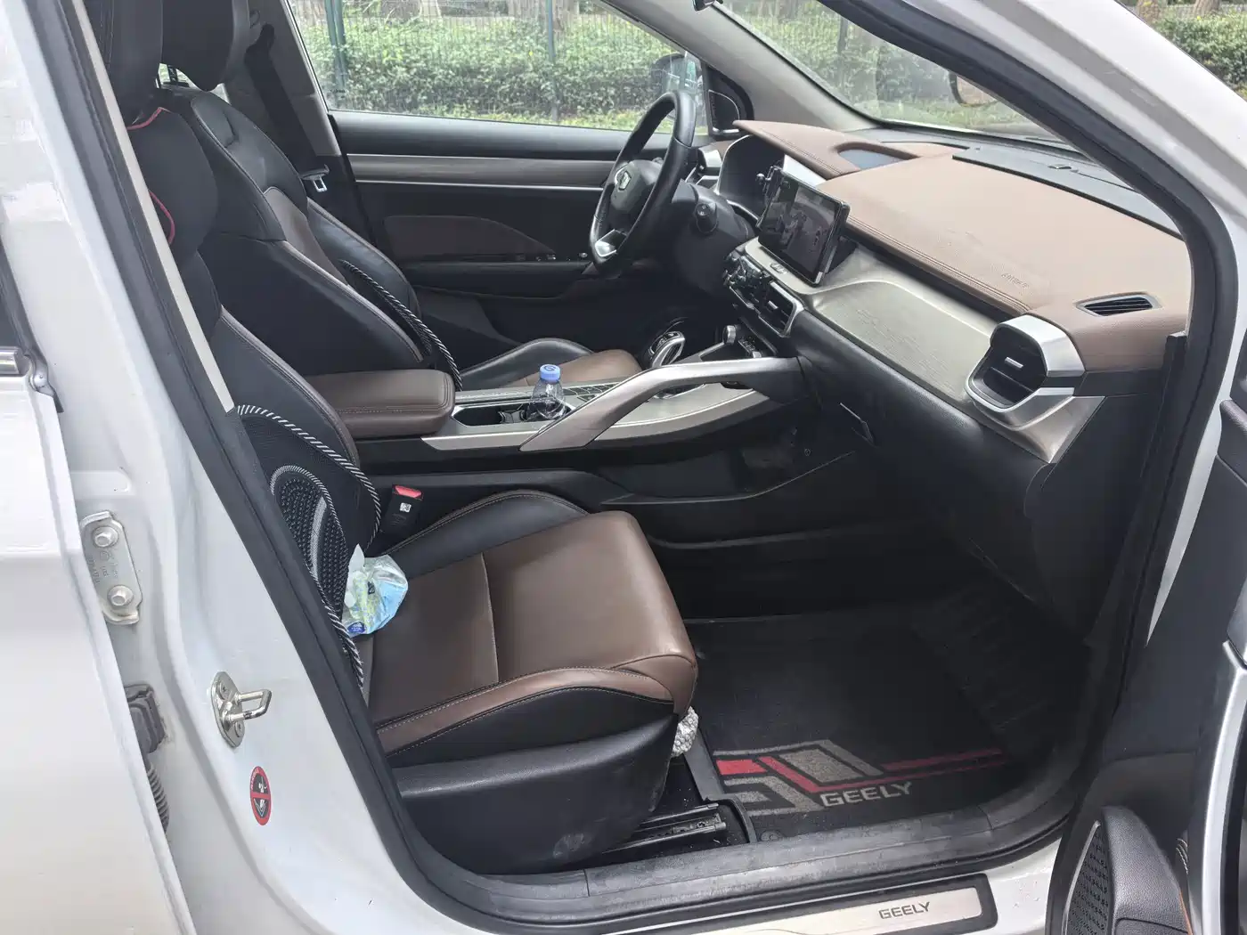 Фото 5 - Geely Coolray