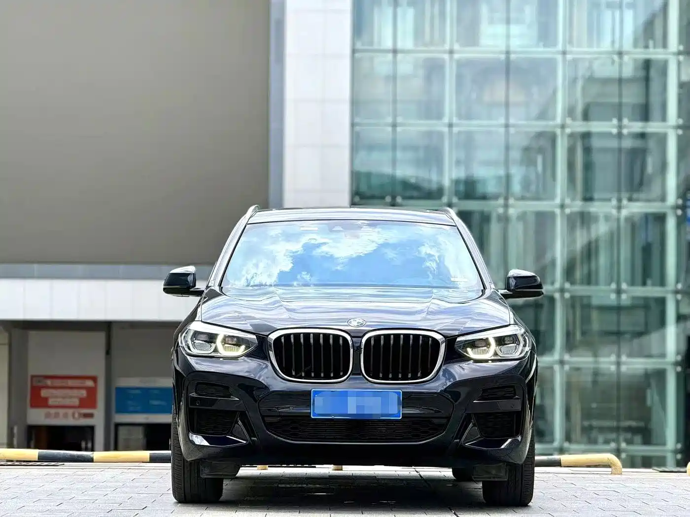 Photo 2 - BMW X3
