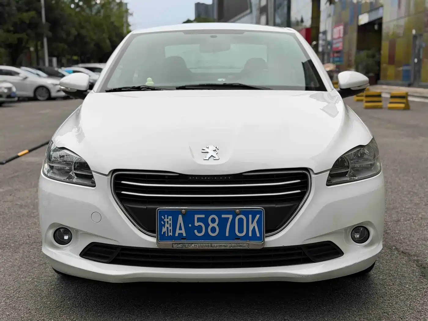 Peugeot 301 2014 2014 1.6L Manual Comfort Edition