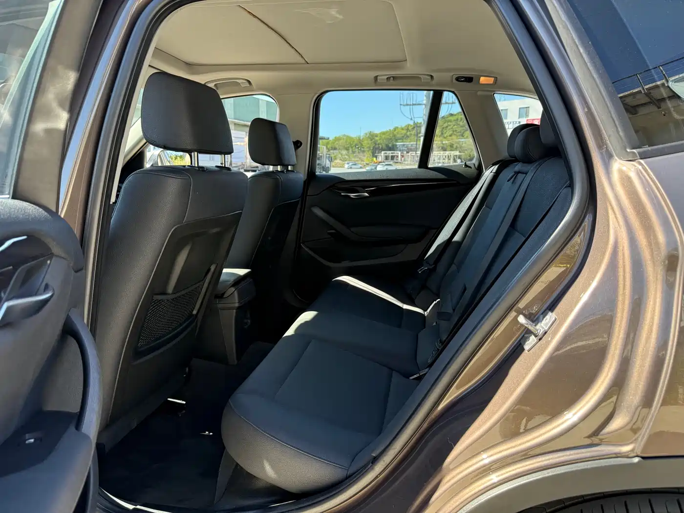 BMW X1 2012 sDrive18i Luxury Model фото 10