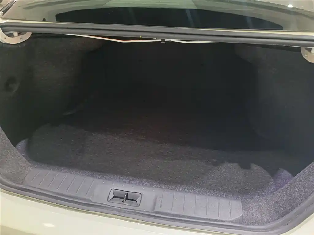 Nissan SYLPHY, миниатюра 11