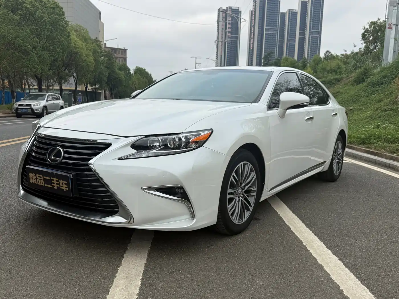 Lexus ES 2016 200 Midnight Special Limited Edition