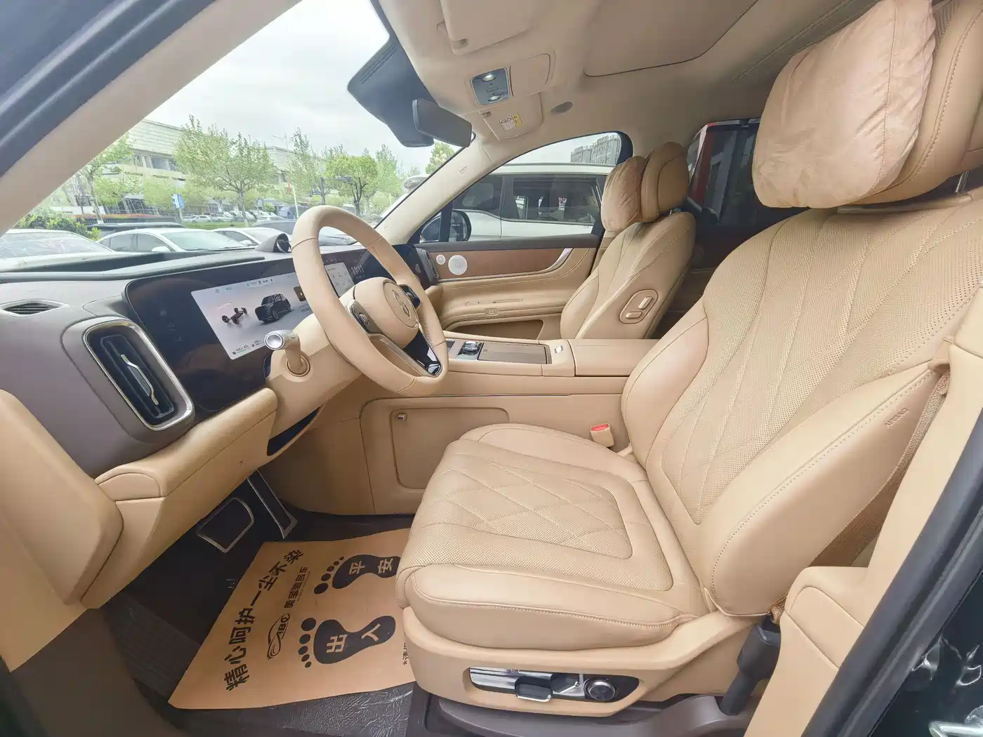 AITO Wenjie AITO M9 2024 Extended Range Ultra 42kWh 6-Seater фото 14