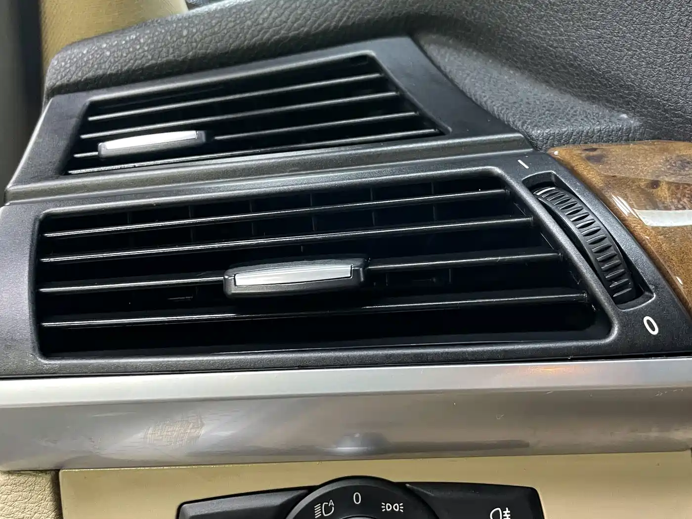 BMW X5 (Import) 2011 xDrive35i Leading Edition фото 17