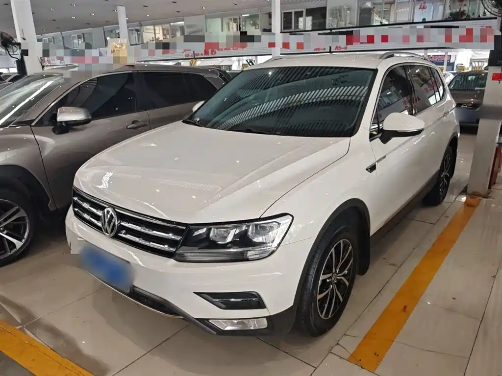 Volkswagen Tiguan L 2018 330TSI Automatic 2WD Comfort Edition фото 2