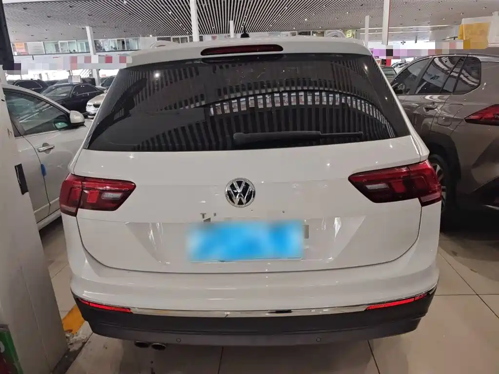 Volkswagen Tiguan L 2018 330TSI Automatic 2WD Comfort Edition фото 6