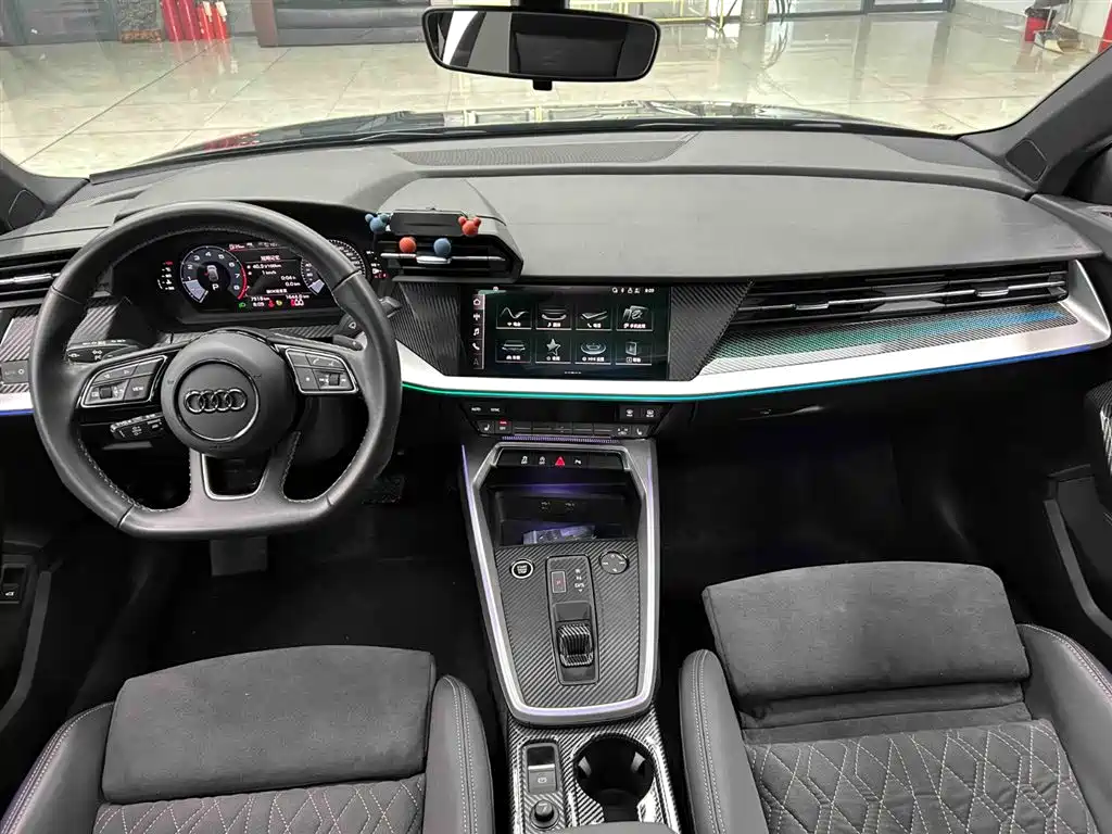 Audi A3 2024 Model Sportback 35 TFSI RS Edition фото 2