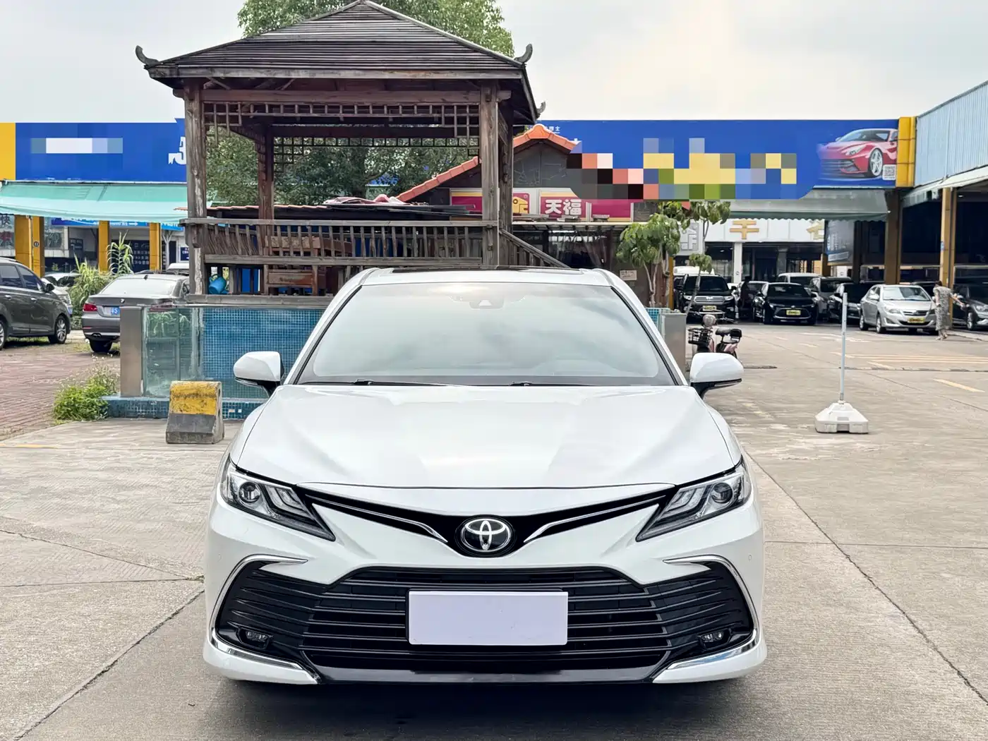 Toyota Camry 2021 2.0G Luxury Edition фото 2