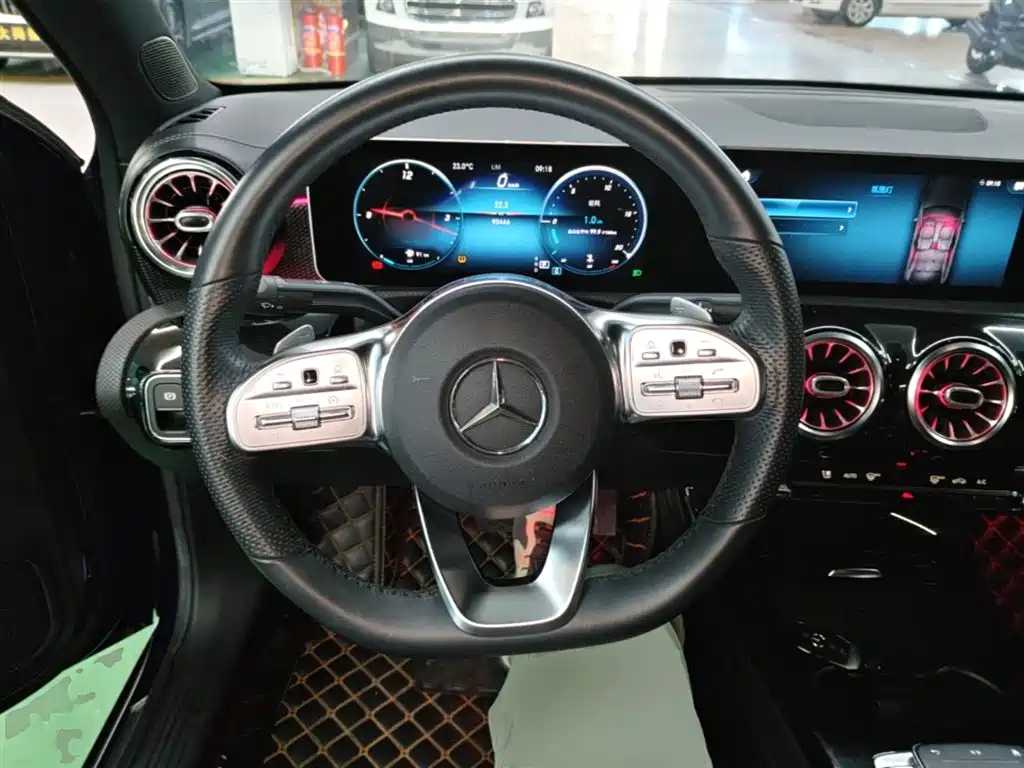 Mercedes-Benz A-Class 2020 A 200 L Sport Sedan фото 11