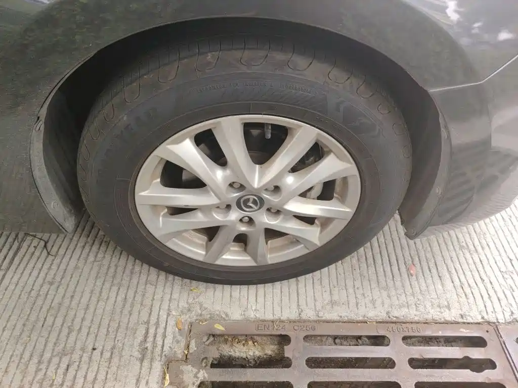 Photo 8 - Mazda Mazda 3