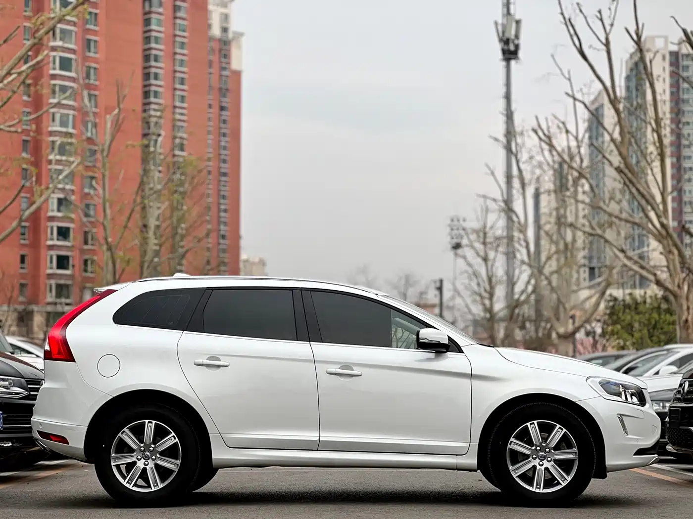 Фото 4 - Volvo XC60