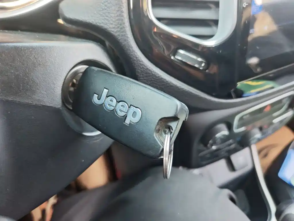 Photo 9 - Jeep Compass