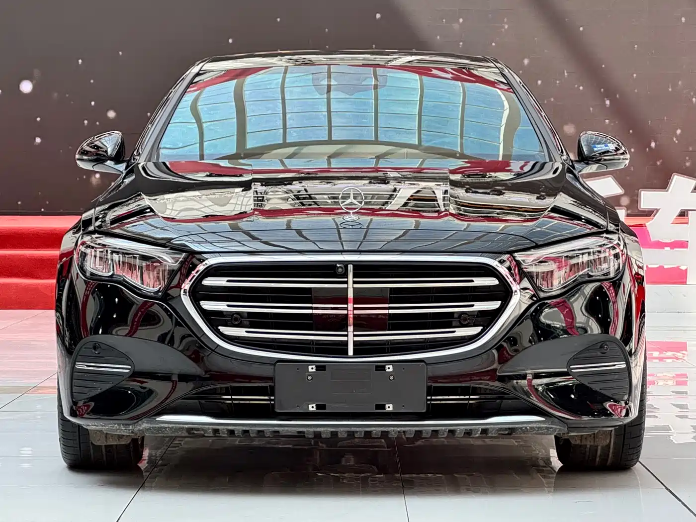Mercedes-Benz E-Class 2025 E 300 L Fashion фото 2