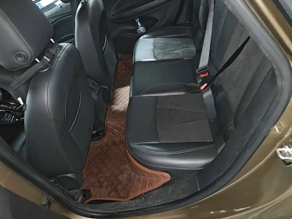 Photo 17 - Buick Verano
