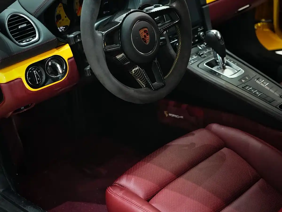 Porsche 718 2018 Cayman 2.0T фото 8