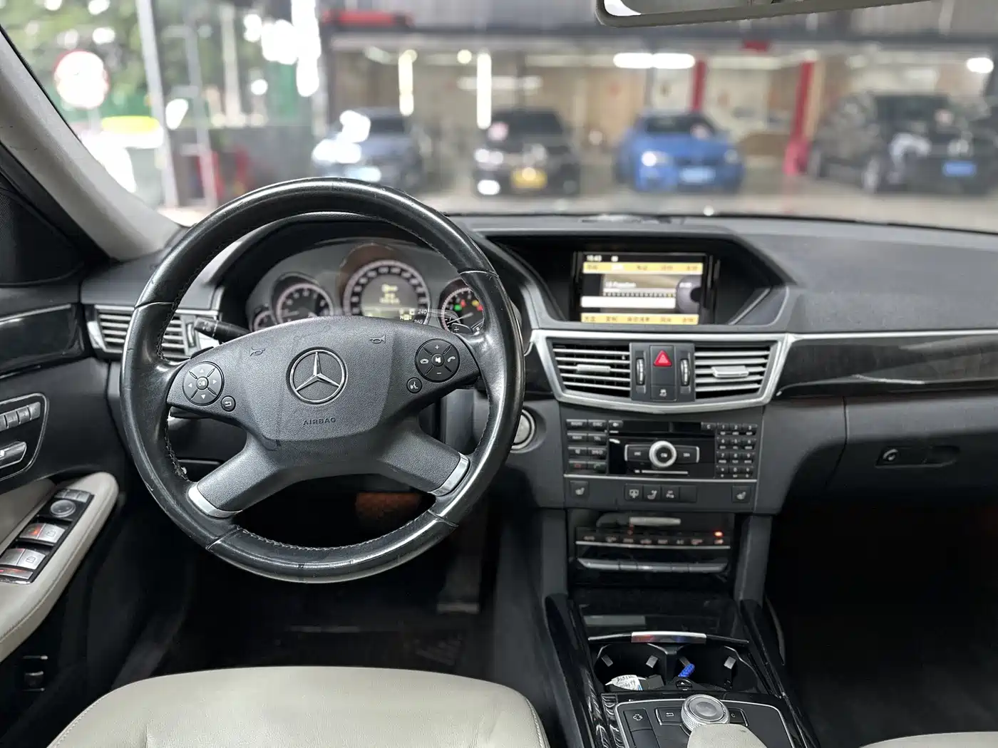 Mercedes-Benz E-Class 2010 E 300 L Fashion фото 10