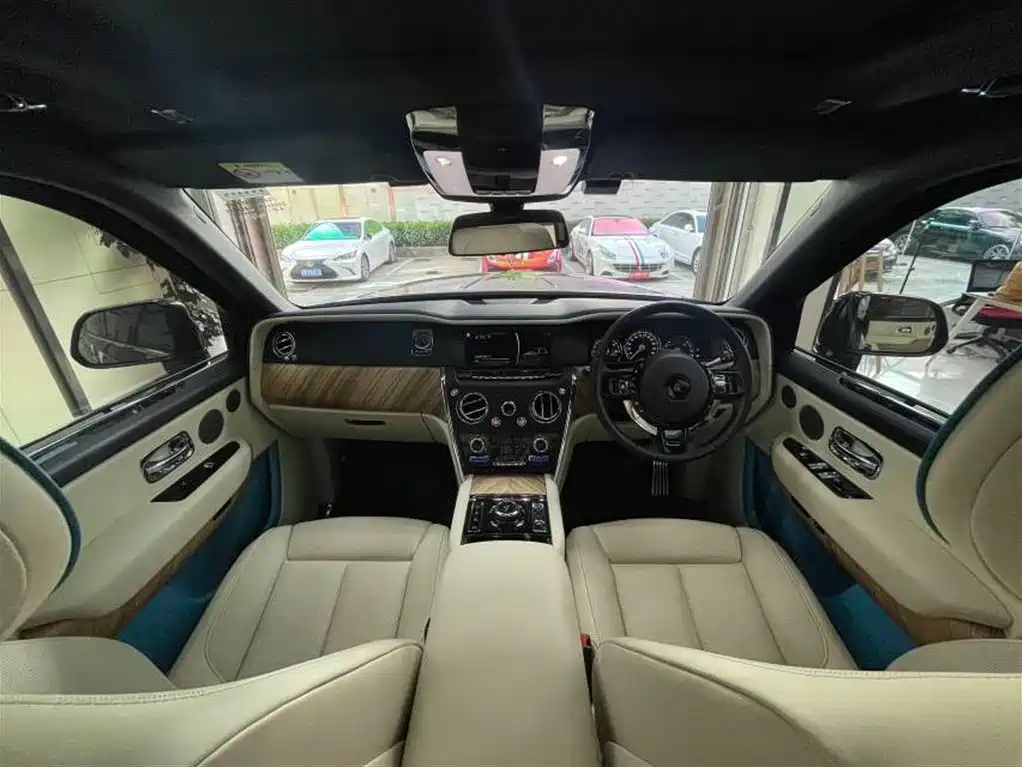 Rolls-Royce Cullinan 2018 5-Seater Version фото 15