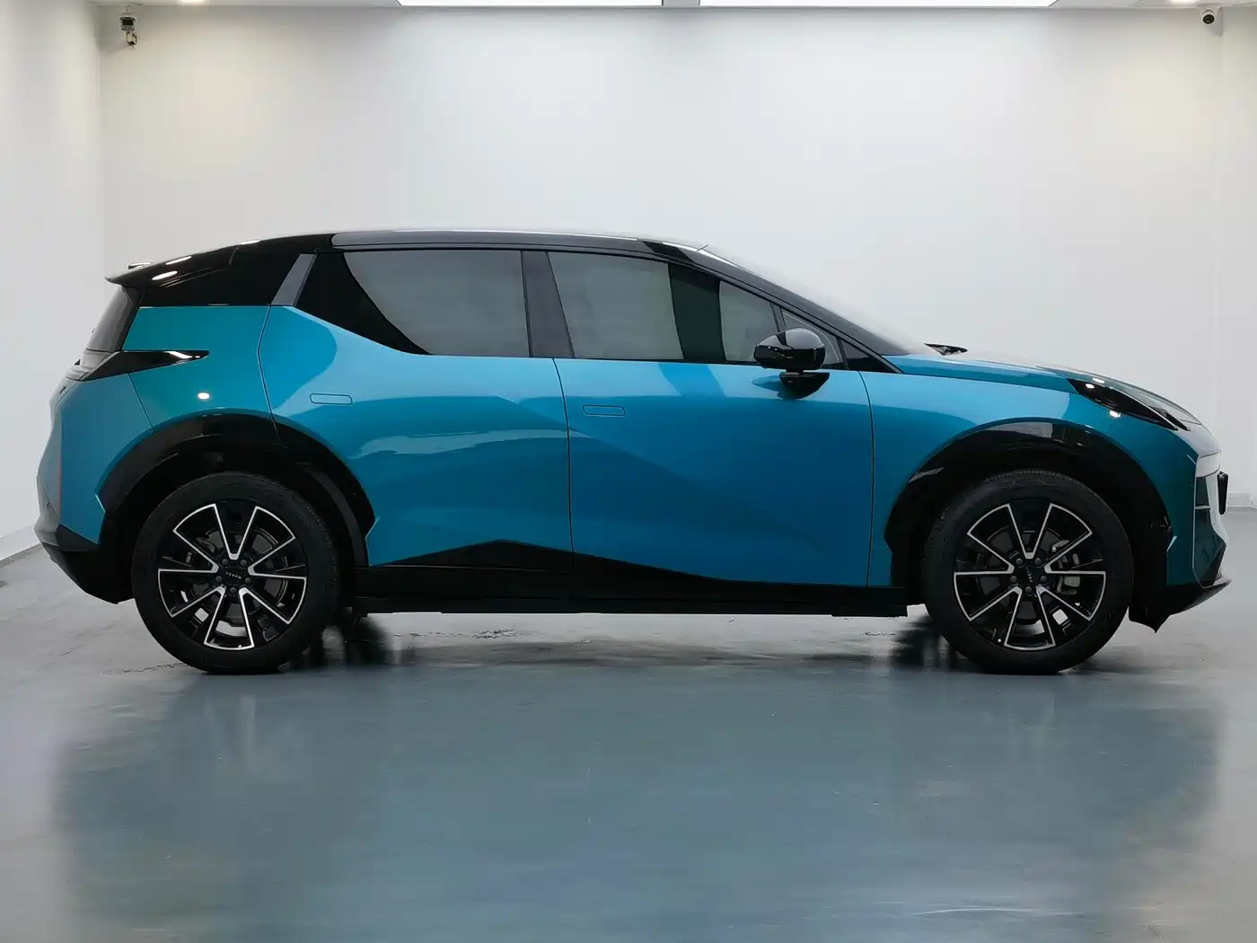 Zeekr X 2023 RWD YOU Edition 4-seater фото 8