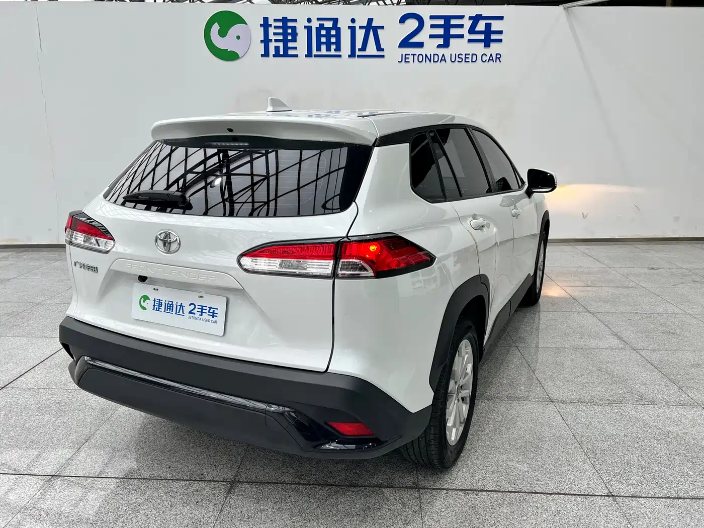 Toyota Frontlander 2023 2.0L CVT Leading Edition фото 2