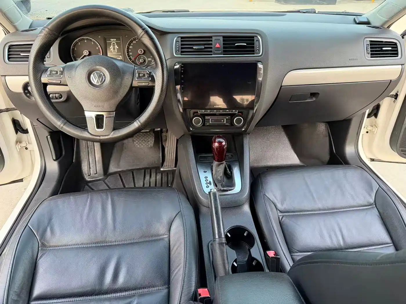 Volkswagen Sagitar 2012 1.4TSI Automatic Luxury фото 7