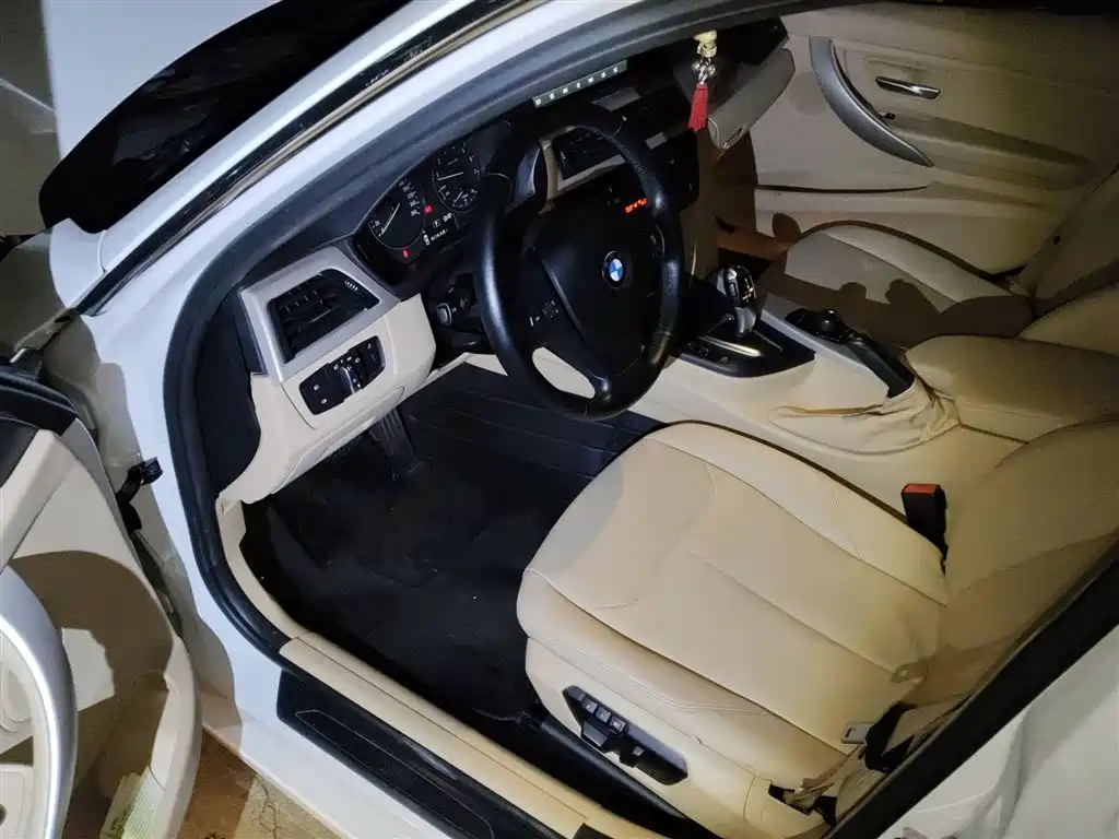 BMW 3 Series 2014 320Li Fashion фото 14