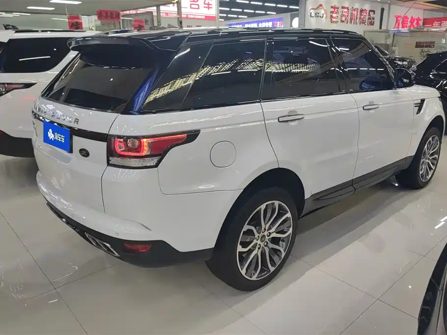 Land Rover Range Rover Sport 2016 3.0 SDV6 HSE фото 3