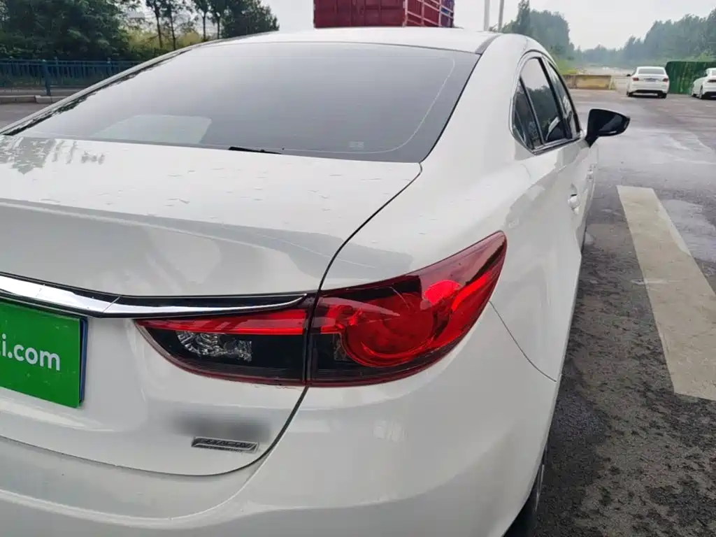 Фото 24 - Mazda Atenza