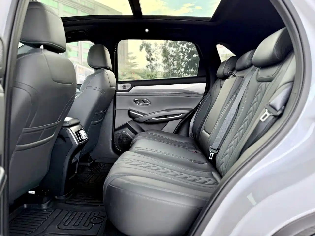 BYD Song L DM-i 2025 Smart Drive Edition 112km Surpassing фото 6