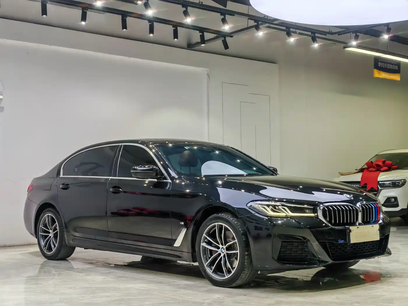 BMW 5 Series 2022 525Li M Sport Package фото 3