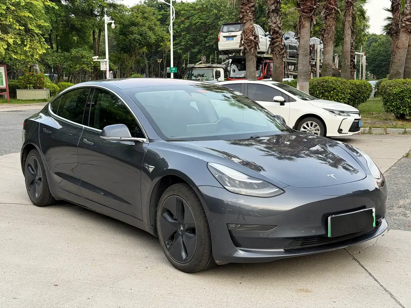 Tesla Model 3 (Import) 2019 2019 Long Range RWD Version